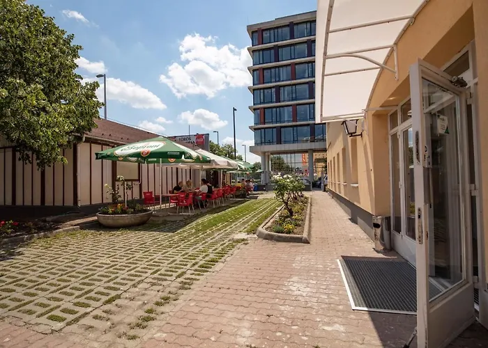 Nepliget Hotel